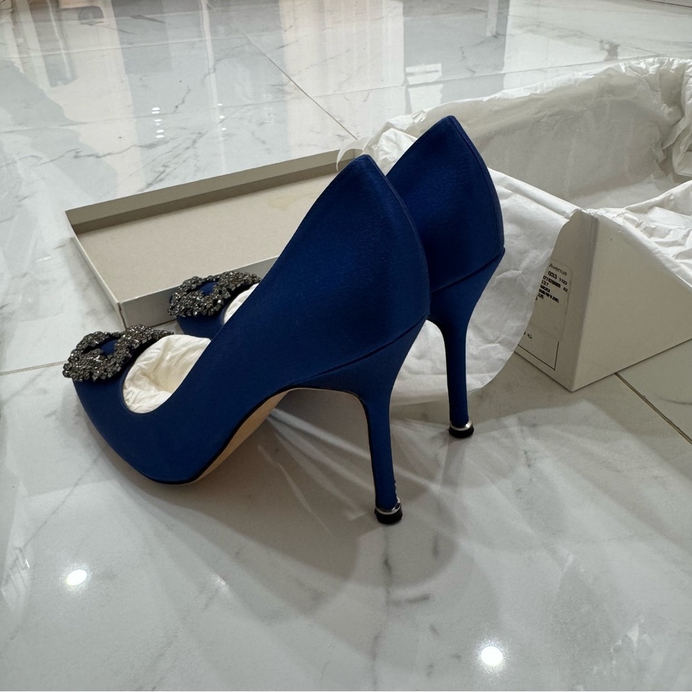 Manolo Blahnik 🩶 Hangisi Blue Satin 105 - Picture 4 of 11
